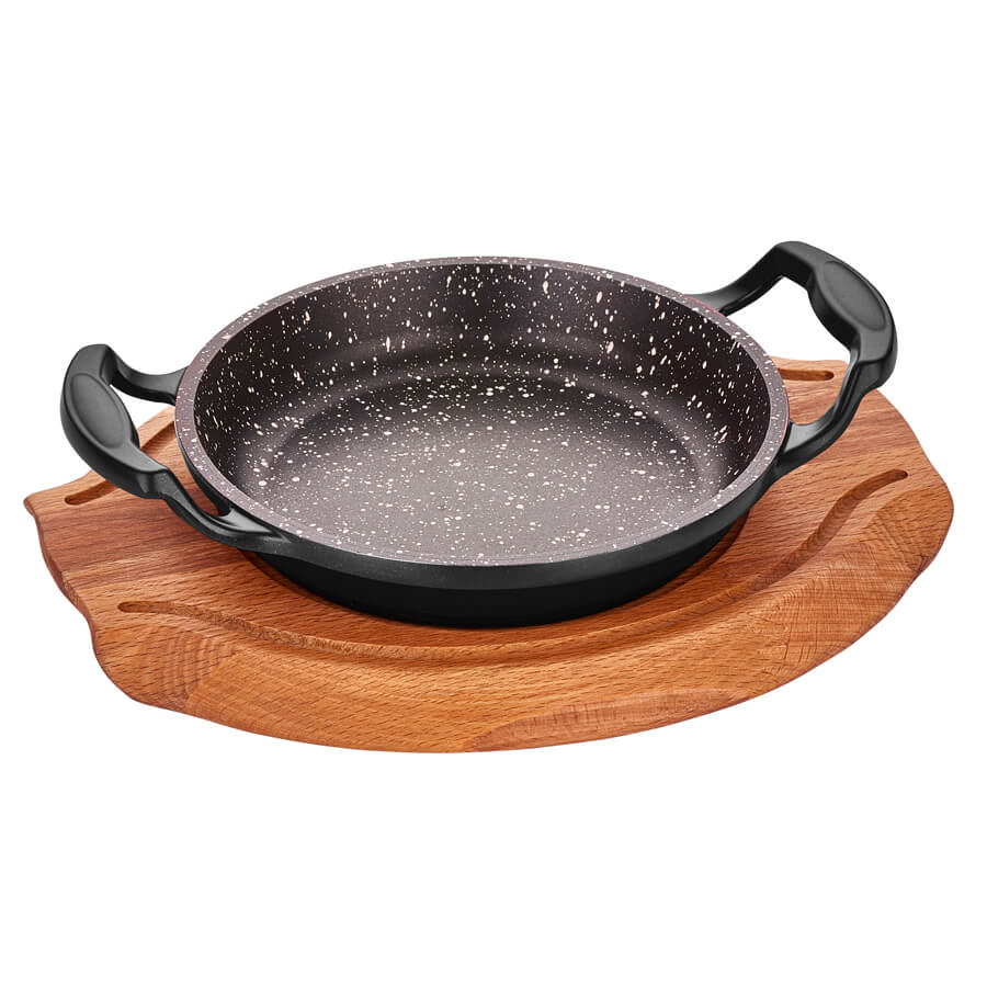 CAST ALUMINIUM OMELETTE PAN EXTERIOR BLACK INTERIO